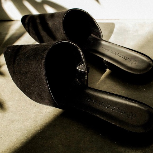 FINAL SALE❗️Suede In The Shade Black Flat Mules - Picture 7 of 8